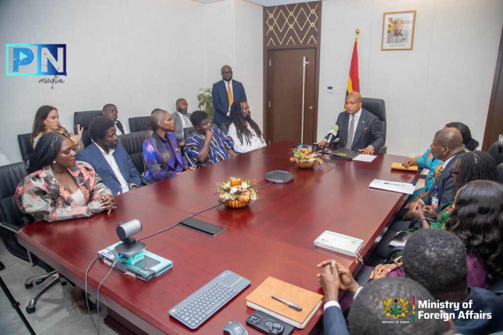 Ghana’s Foreign Minister has presented diplomatic passports to Wode Maya, Rocky Dawuni, Anita Erskine, Ibrahim Mahama and Dentaa, recognising their global influence in promoting Ghana’s image.